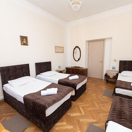Anna's Guest House Gori Extérieur photo