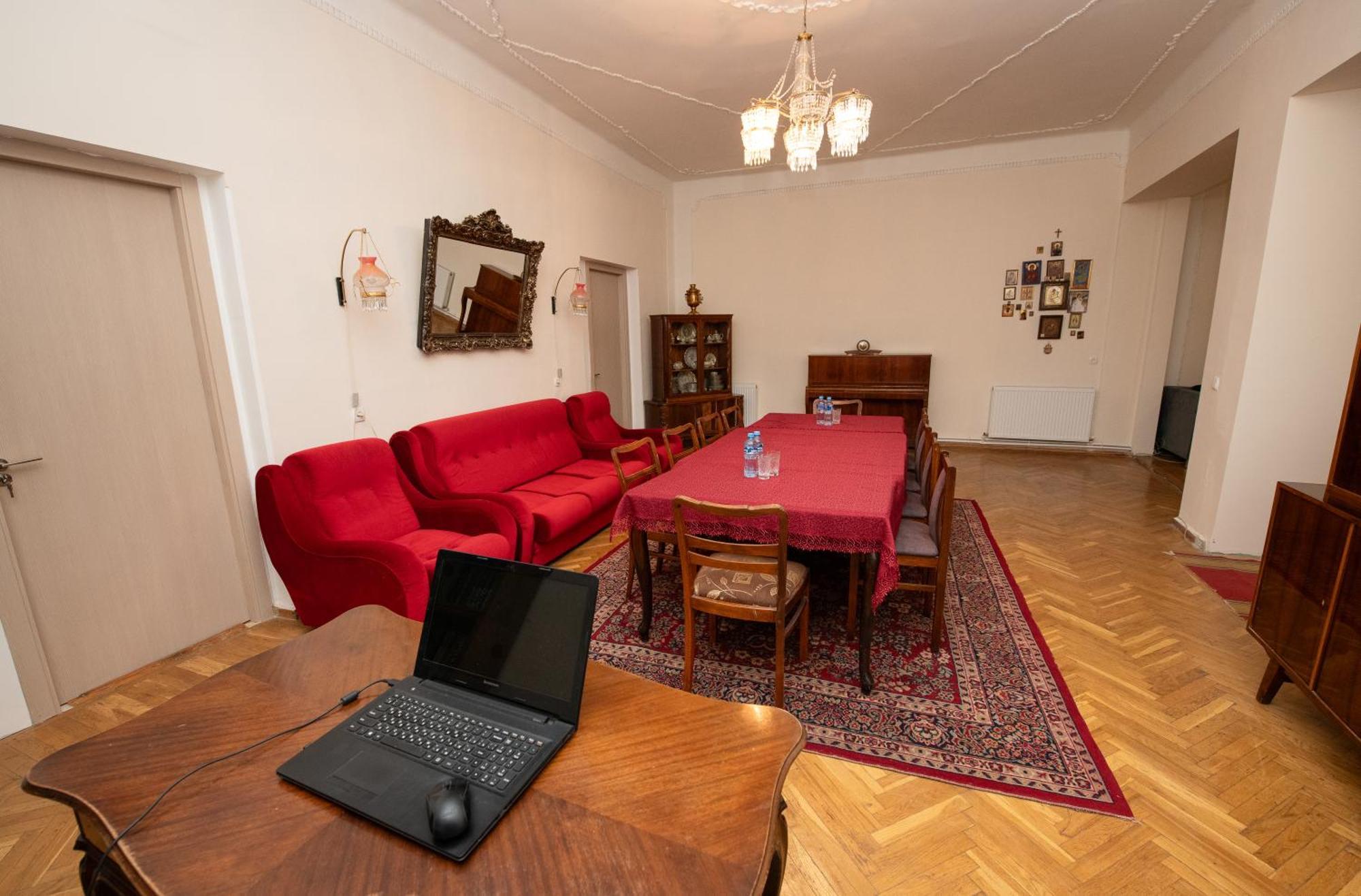 Anna's Guest House Gori Extérieur photo